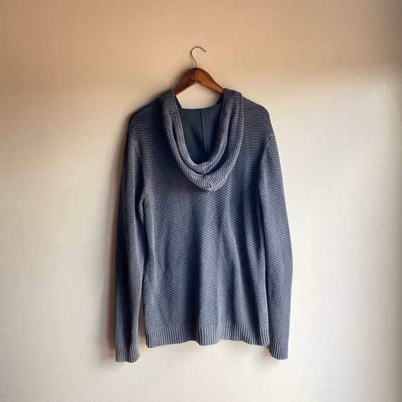 Hooded Sweater - Picture 4 of 4